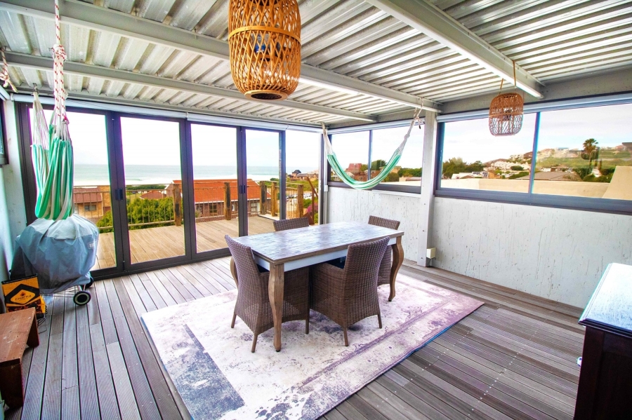 3 Bedroom Property for Sale in Wavecrest Eastern Cape